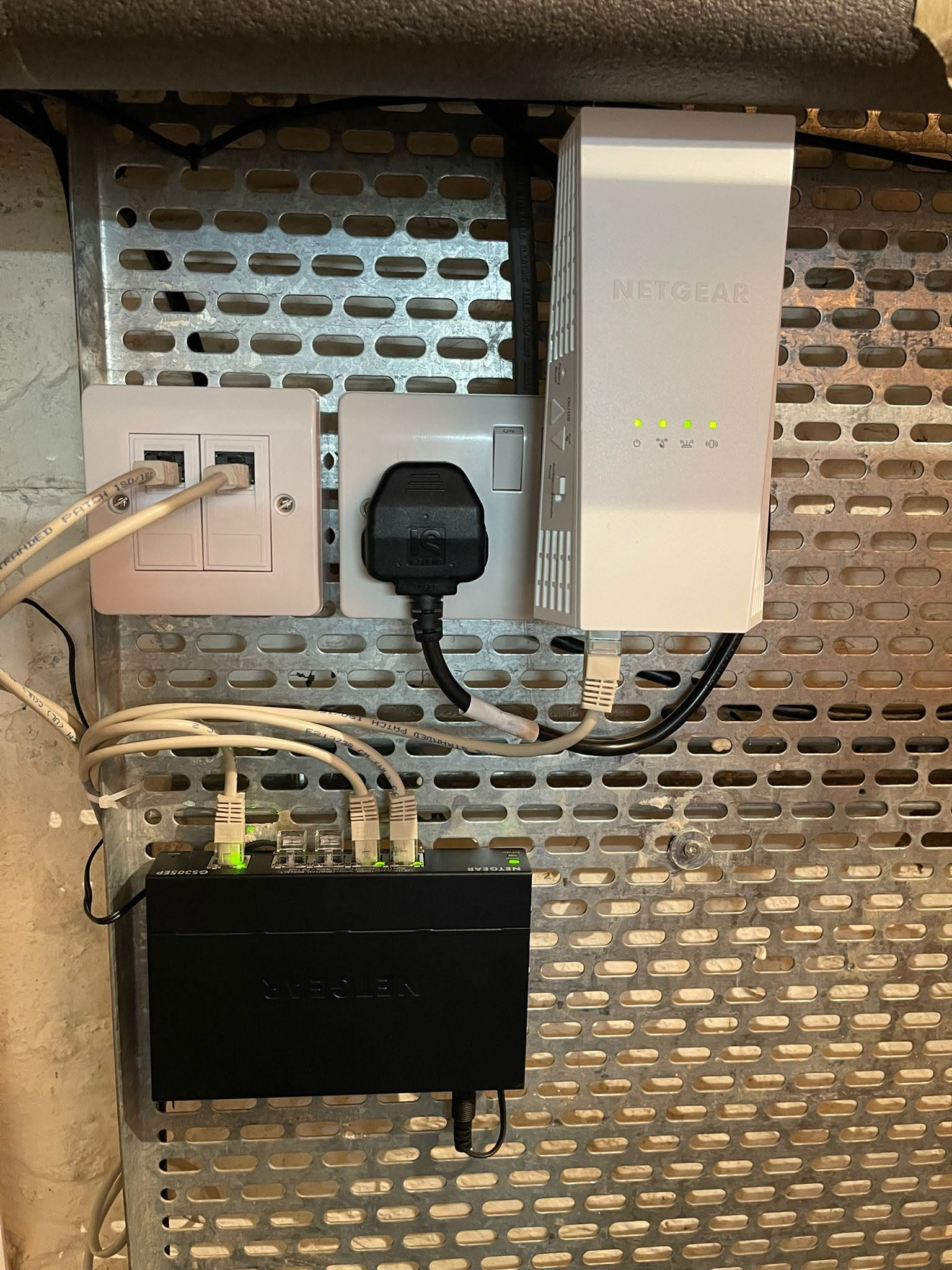 Networking equipment supporting the fountain control system